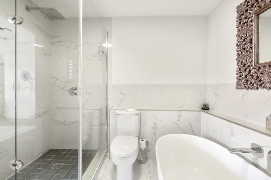 2 Bedroom Property for Sale in Sea Point Western Cape